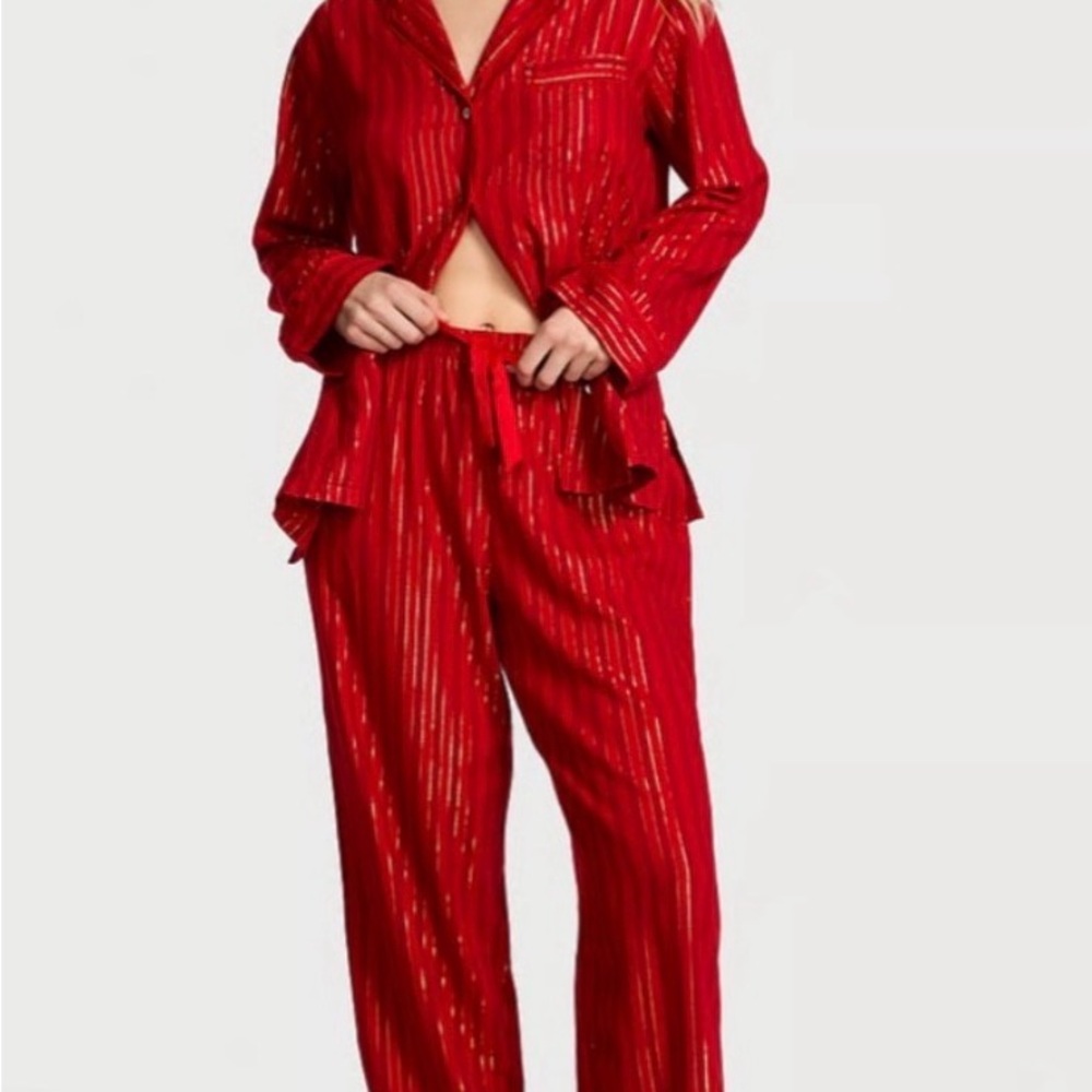 VICTORIA'S SECRET
Flannel Long Pajama Set